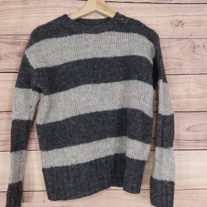 AMERICAN EAGLE JEGGING FIT GREY STRIPED SWEATER WOMENS SIZE S SMALL